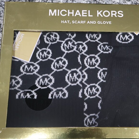 Michael Kors MK Logo Hat Scarf & Gloves Gift Set Black NWT in Box - Picture 3 of 8